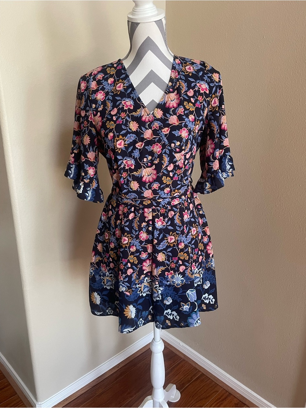 Trixxi Navy Floral Shorts Romper - Size: XL